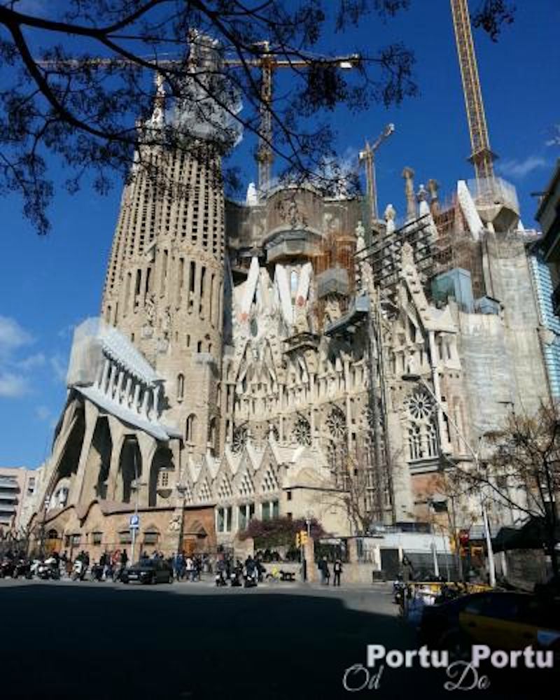La Sagrada Familia wciąż w budowie